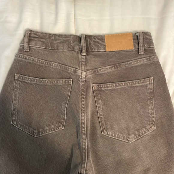 Zara Brown Jean - Picture 3 of 6